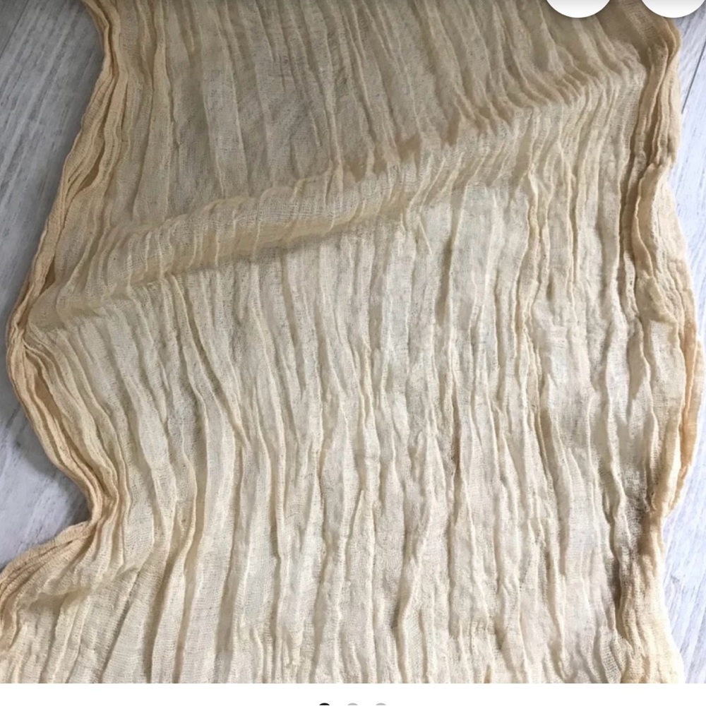 Cotton gauze wedding table path.